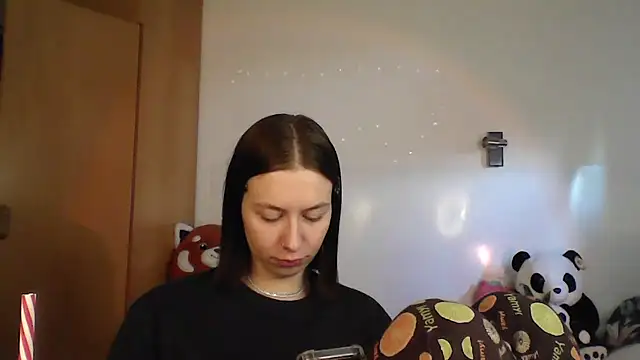 Snapshot of JuicyErika chatting on April 23, 5:48 pm JuicyErika online show from April 23, 5:48 pm