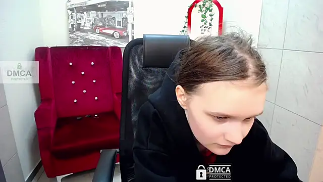  donnaSia  online show from May 1, 6:18 am