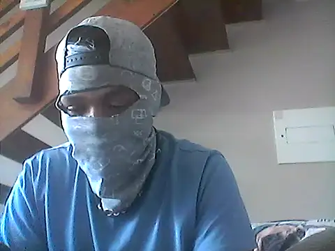 Snapshot of LunjeSA chatting on May 18, 9:48 am LunjeSA online show from May 18, 9:48 am