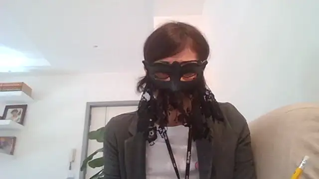HelenTiAscolta online show from May 9, 2:22 pm