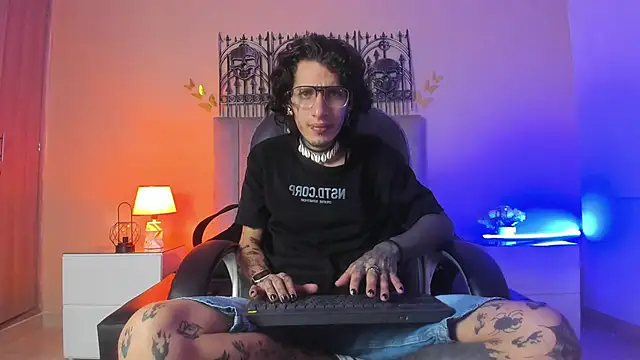 Snapshot of Vergil_Noir_ chatting on May 24, 3:55 am Vergil Noir online show from May 24, 3:55 am