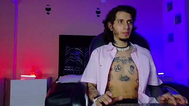 Vergil Noir  online show from July 1, 4:03 am