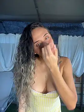 Snapshot of SinSirenXXX chatting on May 4, 12:56 pm SinSirenXXX online show from May 4, 12:56 pm