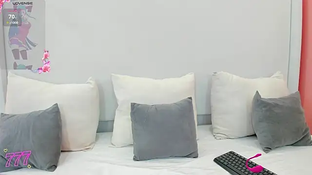 riley dolly online show from April 27, 9:24 pm