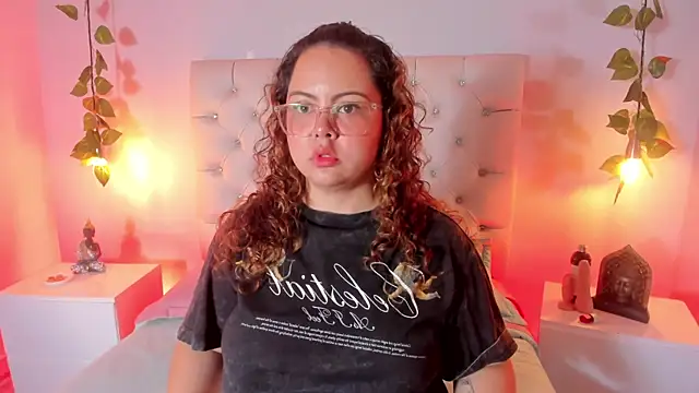 Snapshot of Samantha_Greey_ chatting on July 8, 12:53 pm Samantha Greey online show from July 8, 12:53 pm