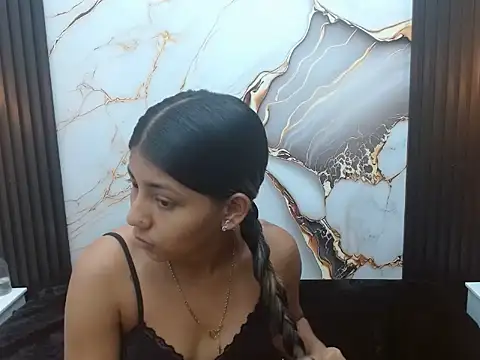 AndreaSerpa online show from May 13, 5:43 pm