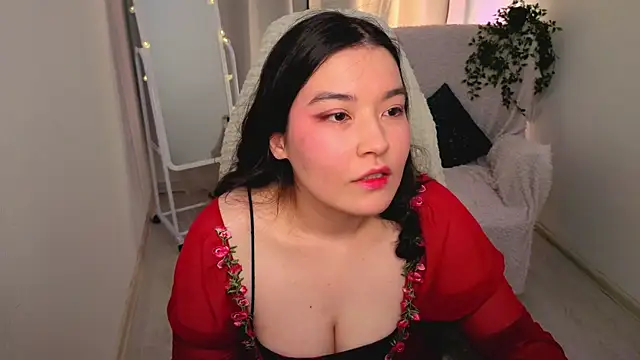 MomoRins online show from May 5, 10:07 pm