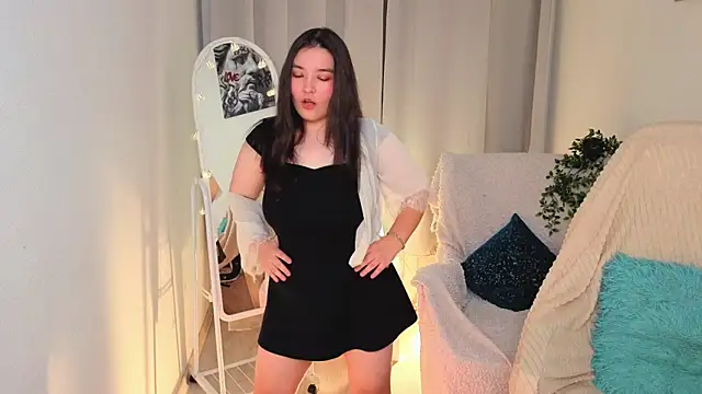 MomoRins online show from May 8, 10:26 pm