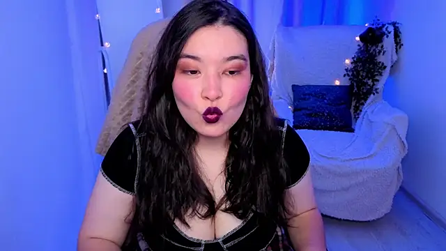 MomoRins online show from May 27, 10:51 pm