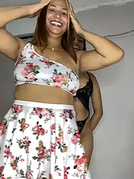 Snapshot of ValentinaLux_Oficiall chatting on May 14, 6:58 pm ValentinaLux Oficiall online show from May 14, 6:58 pm