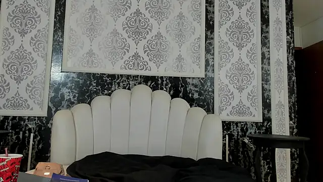 Agata Jade online show from May 26, 11:50 am