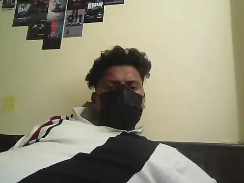 Snapshot of Secreat_playBoy001 chatting on April 21, 5:39 pm Secreat playBoy001 online show from April 21, 5:39 pm