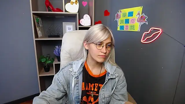 RubyDaviss online show from May 5, 12:02 pm
