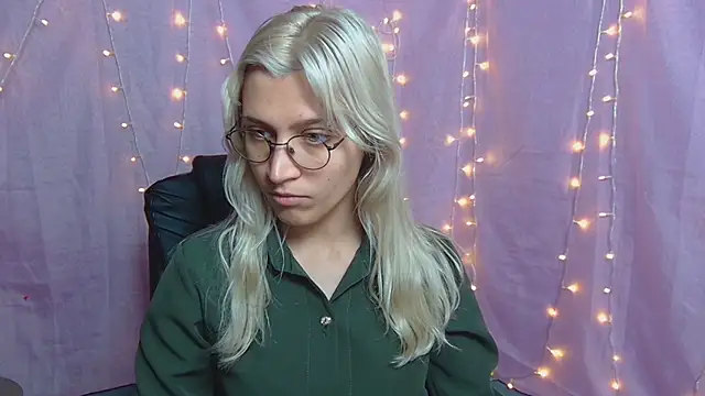 RubyDaviss online show from May 13, 6:00 am