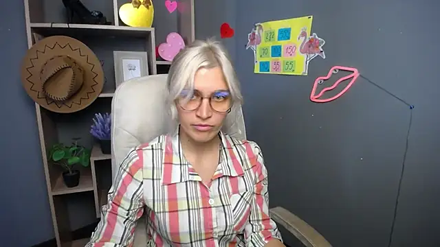 RubyDaviss online show from May 14, 6:31 am