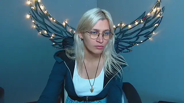 RubyDaviss online show from May 26, 12:01 pm