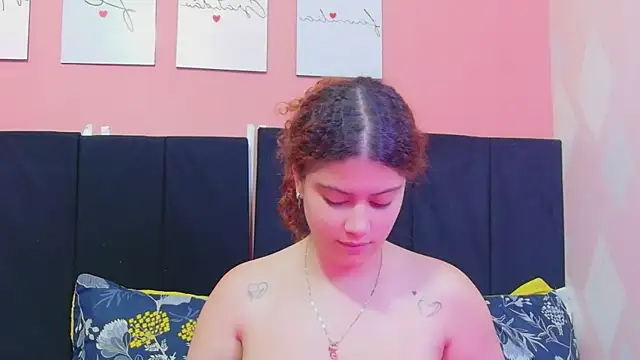 Snapshot of HoneyHipss chatting on May 29, 12:47 pm HoneyHipss online show from May 29, 12:47 pm