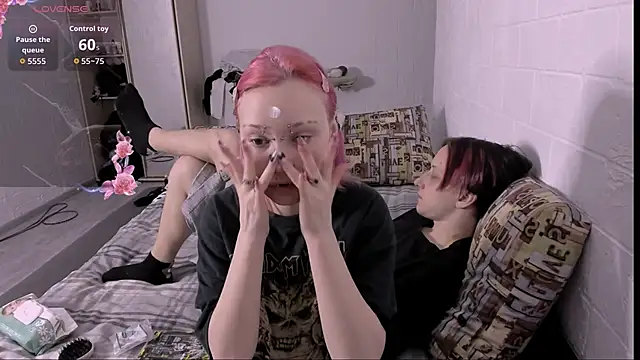 Snapshot of VikaViktoria chatting on May 26, 6:59 pm VikaViktoria online show from May 26, 6:59 pm