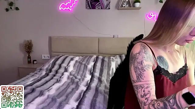 CandyRass online show from May 9, 1:27 pm