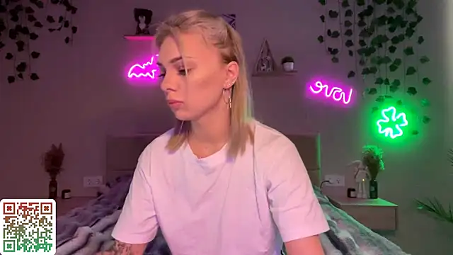 CandyRass online show from May 10, 6:18 am