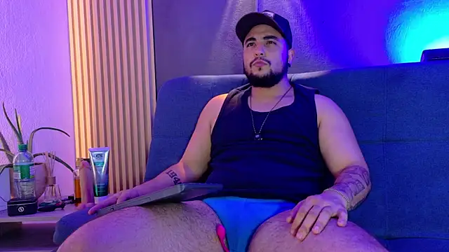 Snapshot of Marcus_Aress chatting on May 25, 7:42 pm Marcus Aress online show from May 25, 7:42 pm
