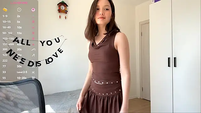 RochelTrewhitt online show from May 19, 11:27 am