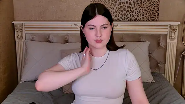 IvySimmons online show from May 8, 8:47 pm
