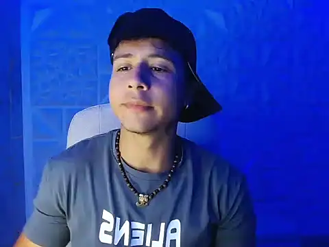 Snapshot of jbarto_ chatting on April 26, 11:13 pm jbarto online show from April 26, 11:13 pm