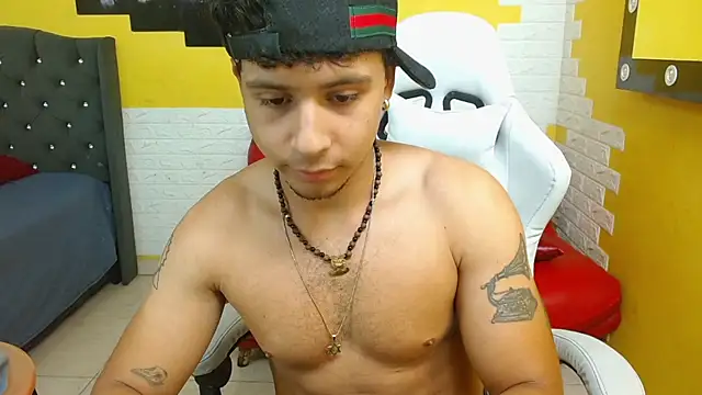 Snapshot of jbarto_ chatting on May 11, 1:22 am jbarto online show from May 11, 1:22 am