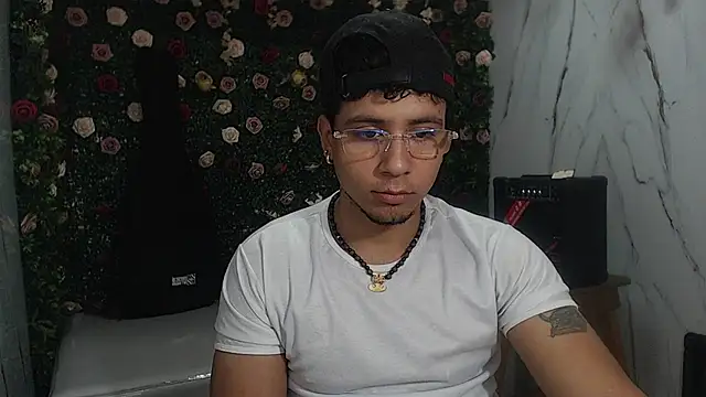 Snapshot of jbarto_ chatting on May 21, 2:46 pm jbarto online show from May 21, 2:46 pm