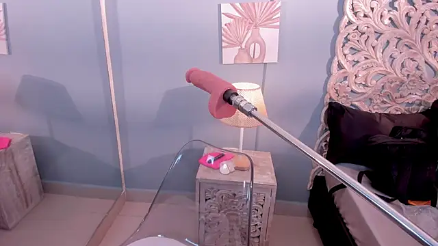 Snapshot of Sabrinna_fox chatting on May 29, 7:23 pm Sabrinna fox online show from May 29, 7:23 pm