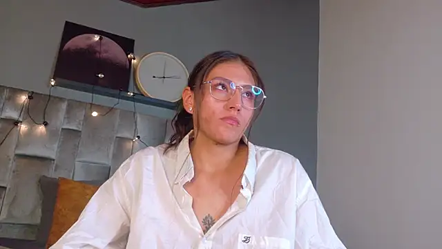 LiaaMoretti   online show from May 16, 10:36 am