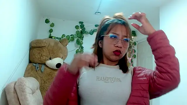 Snapshot of soofia_1609 chatting on May 20, 8:26 pm soofia 1609 online show from May 20, 8:26 pm