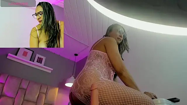 Scarlet  69 online show from May 30, 3:58 am