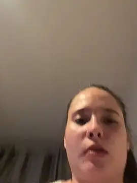Snapshot of Poppylooloo chatting on April 24, 8:00 pm Poppylooloo online show from April 24, 8:00 pm