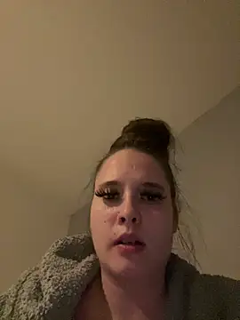 Snapshot of Poppylooloo chatting on May 12, 7:55 pm Poppylooloo online show from May 12, 7:55 pm