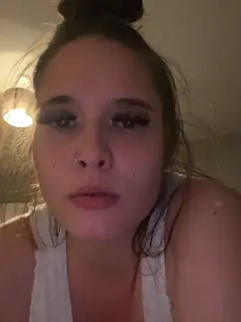 Snapshot of Poppylooloo chatting on May 14, 8:04 pm Poppylooloo online show from May 14, 8:04 pm