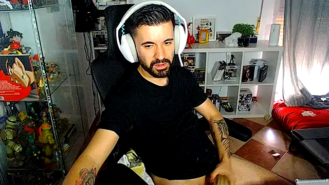 chiquitoconsecreto online show from May 12, 2:36 pm