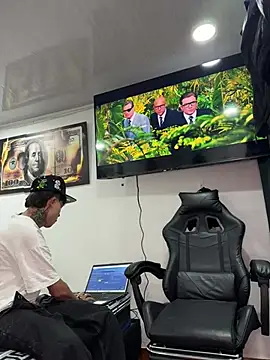 Jackdaniel001  online show from May 28, 2:53 am