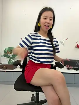 Snapshot of NiNa5203 chatting on May 24, 1:38 pm NiNa5203 online show from May 24, 1:38 pm