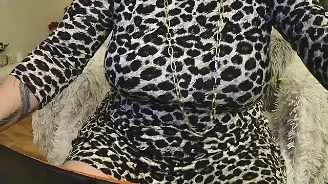 Snapshot of Divineblond chatting on February 12, 10:04 pm Divineblond online show from February 12, 10:04 pm