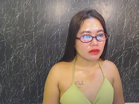 Snapshot of ur_prettychelsie chatting on April 25, 1:14 pm ur prettychelsie online show from April 25, 1:14 pm