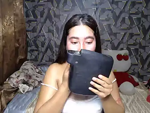 Snapshot of ur_prettychelsie chatting on May 29, 10:24 am ur prettychelsie online show from May 29, 10:24 am