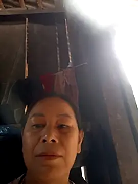 Snapshot of Ari-Na9 chatting on May 2, 2:38 am Ari-Na9 online show from May 2, 2:38 am