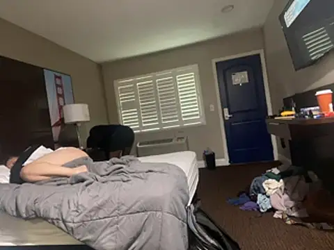 milfandyoungin online show from May 7, 4:34 pm