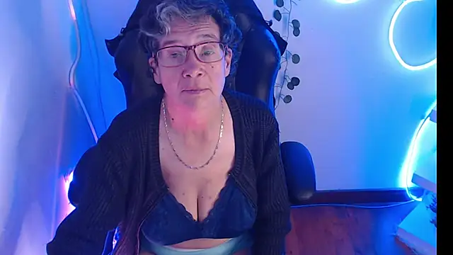 Snapshot of selena_ferreira chatting on May 6, 11:59 am selena ferreira online show from May 6, 11:59 am