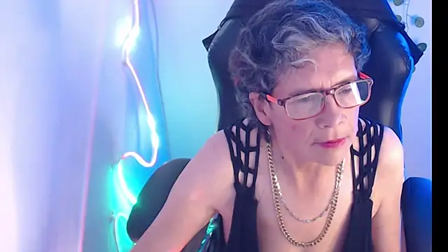 Snapshot of selena_ferreira chatting on May 11, 2:45 pm selena ferreira online show from May 11, 2:45 pm
