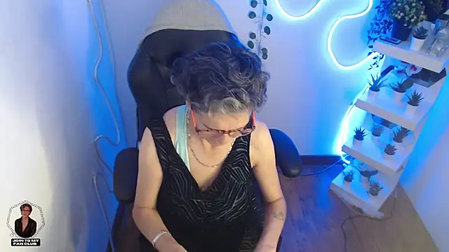 Snapshot of selena_ferreira chatting on May 20, 11:49 am selena ferreira online show from May 20, 11:49 am
