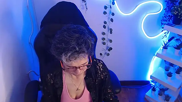 Snapshot of selena_ferreira chatting on May 28, 7:55 pm selena ferreira online show from May 28, 7:55 pm