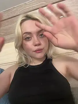 Snapshot of CassieCuteees chatting on May 3, 7:42 pm CassieCuteees online show from May 3, 7:42 pm
